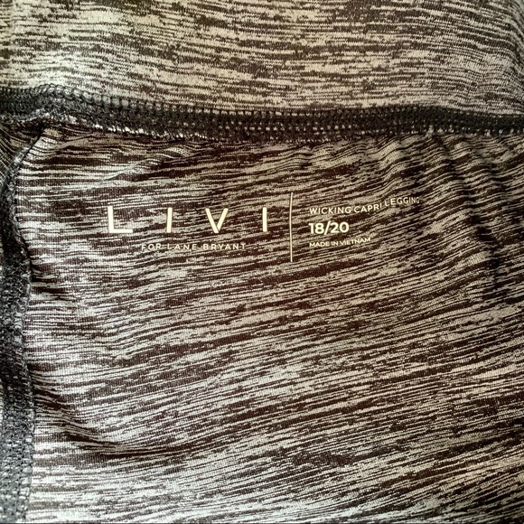 Plus Size Yoga Capris Pants Women’s Size 18/20 Moisture Wicking Livi Lan… - Picture 6 of 9